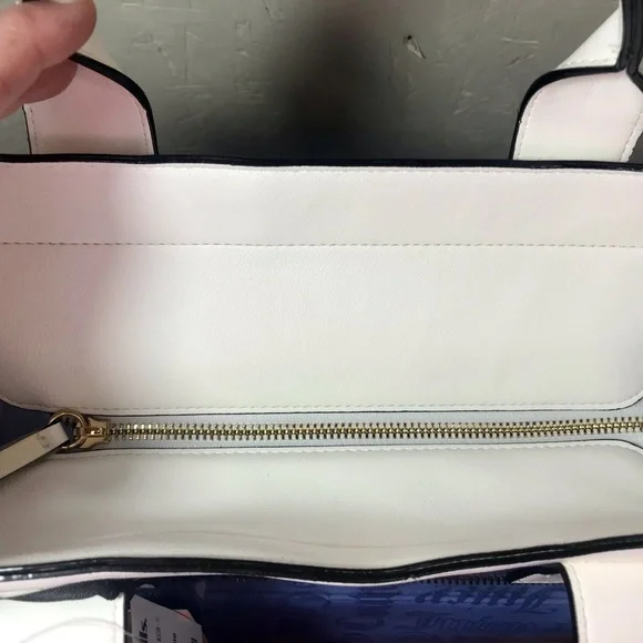 Juicy Couture Beachin Large Tote - Picture 7 of 13